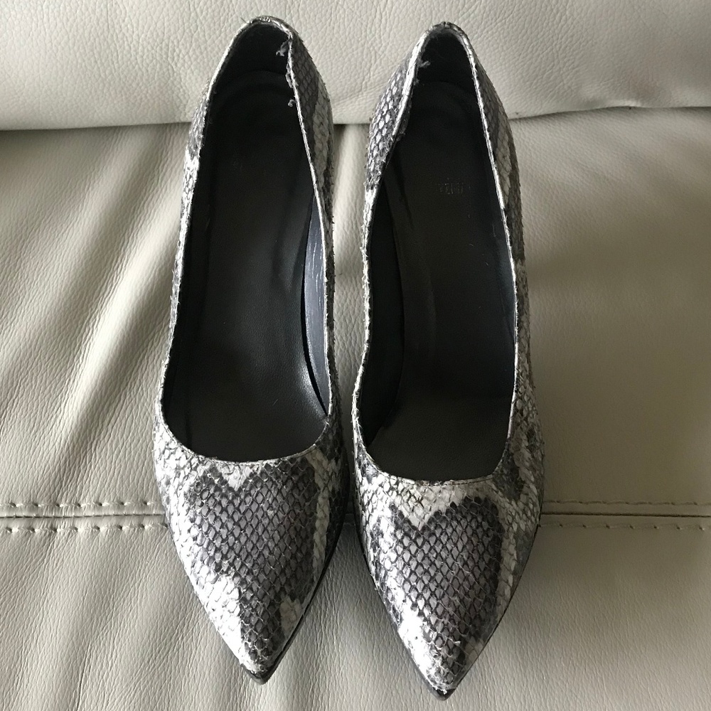 Stuart Weitzman Snakeskin Heels - image 2